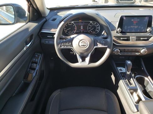 Certified 2023 Nissan Altima 2.5 SV image 18