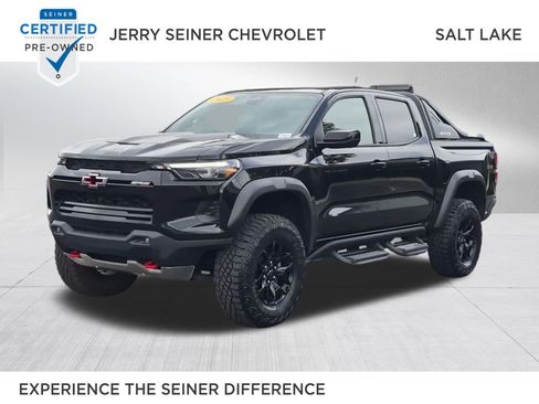 Used 2025 Chevrolet Colorado ZR2 w/ Midnight Edition AWD/4WD image 1