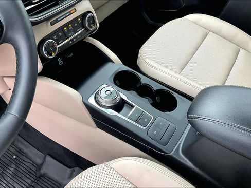 Certified 2022 Ford Escape SEL w/ Class II Trailer Tow Package image 16