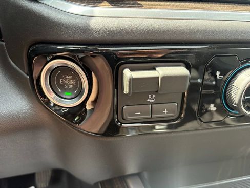 New 2026 Chevrolet Silverado 1500 RST w/ Redline Edition AWD/4WD image 24
