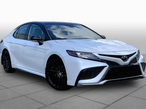 Used 2024 Toyota Camry XSE w/ Navigation Package FWD image 3