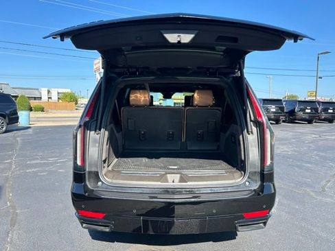 Certified 2023 Cadillac Escalade ESV Sport w/ LPO, ONYX Package AWD/4WD image 8