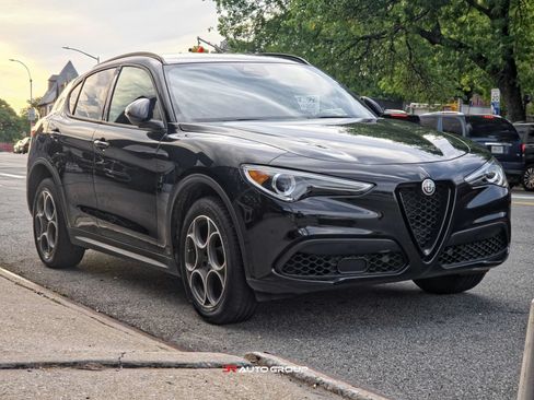 Used 2022 Alfa Romeo Stelvio Sprint AWD/4WD image 4