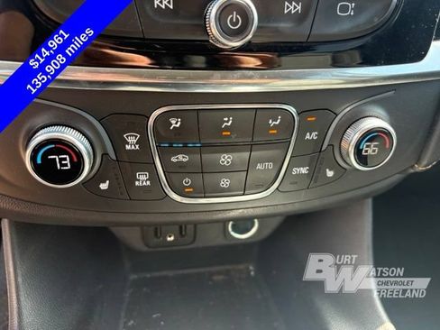 Used 2021 Chevrolet Traverse LT FWD image 20
