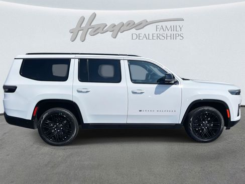 New 2026 Jeep Grand Wagoneer Limited AWD/4WD image 3
