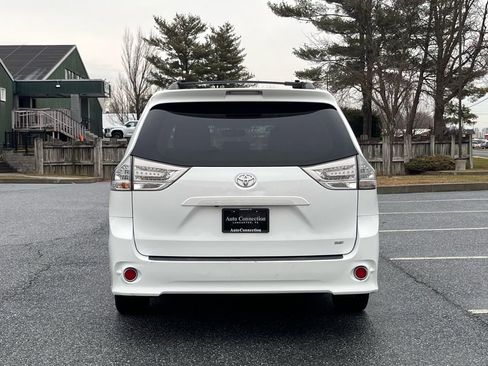 Used 2012 Toyota Sienna SE image 7