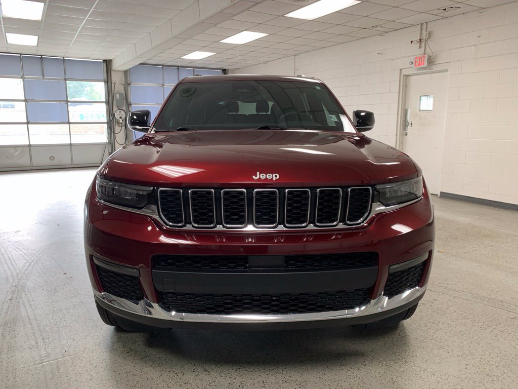 Certified 2024 Jeep Grand Cherokee L Limited w/ Trailer Tow Package AWD/4WD image 3