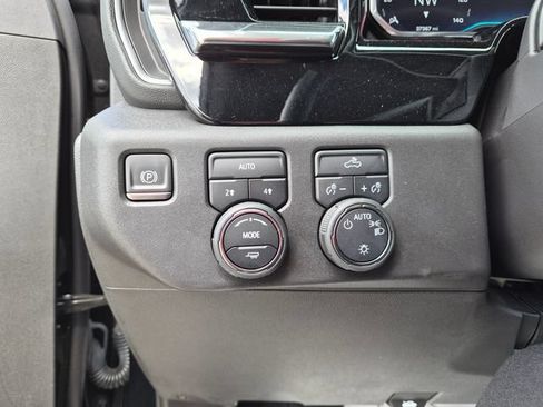 Used 2024 Chevrolet Silverado 1500 LT AWD/4WD image 18