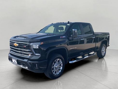Certified 2025 Chevrolet Silverado 2500 LT w/ Z71 Chrome Sport Edition AWD/4WD image 4