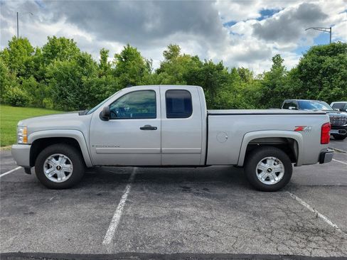 Used 2008 Chevrolet Silverado 1500 LT w/ Power Pack Plus AWD/4WD image 5