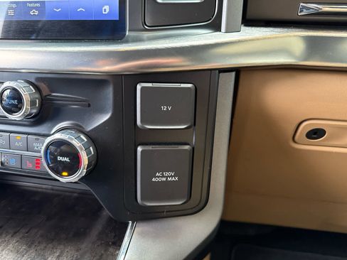 Used 2022 Ford F150 Lariat w/ Equipment Group 502A High image 17