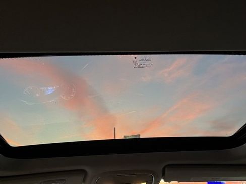 Used 2021 Jeep Cherokee Latitude Lux w/ Sun & Sound Group image 11