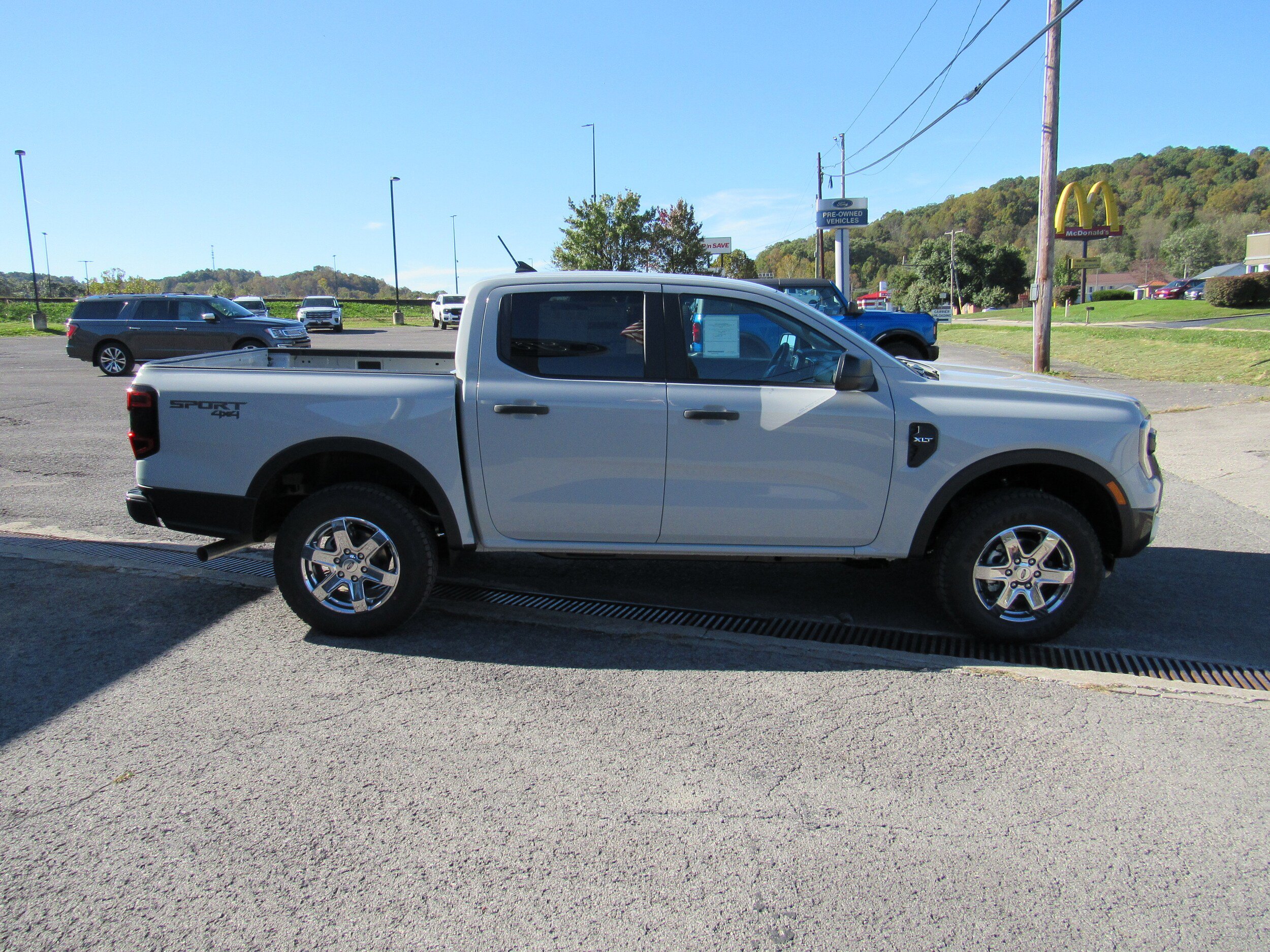 New 2026 Ford Ranger XLT w/ Equipment Group 301A High AWD/4WD image 4