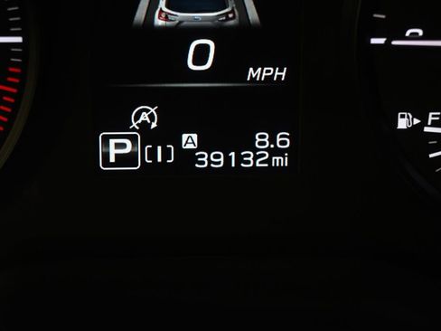 Used 2024 Subaru Crosstrek 2.0i AWD/4WD image 25