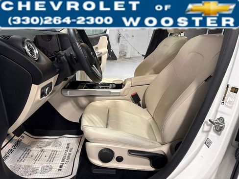 Used 2022 Mercedes-Benz EQB 300 4MATIC image 11