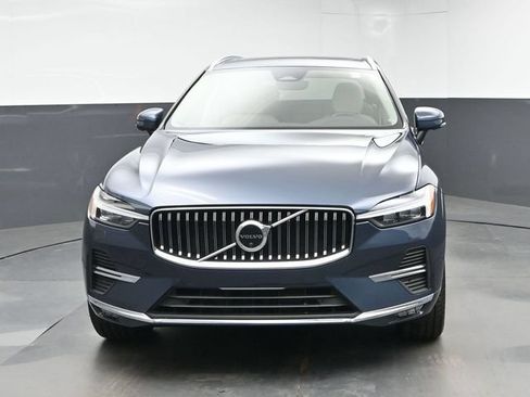 Used 2023 Volvo XC60 B5 Plus AWD/4WD image 3
