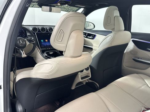 Used 2025 Mercedes-Benz C 300 Sedan image 27