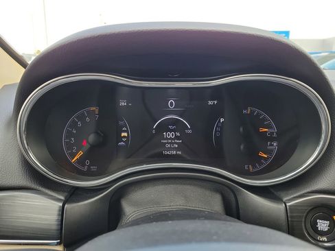 Used 2019 Jeep Grand Cherokee Limited image 16