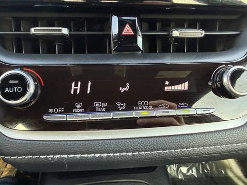 Used 2019 Toyota Corolla SE image 38