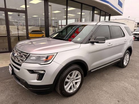 Used 2018 Ford Explorer XLT w/ Equipment Group 201A image 1