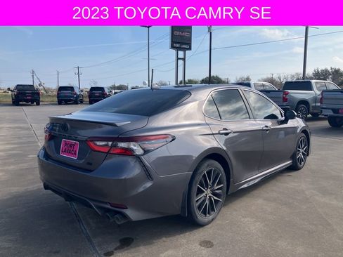 Used 2023 Toyota Camry SE image 7