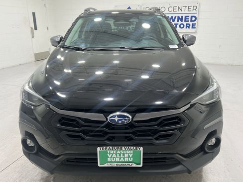 Used 2024 Subaru Crosstrek 2.5i Limited w/ Crosstrek Mirror Package AWD/4WD image 3