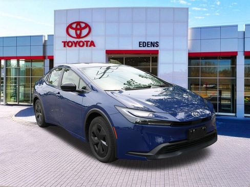 Certified 2025 Toyota Prius LE FWD image 1