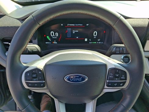 Certified 2025 Ford Explorer Active image 20