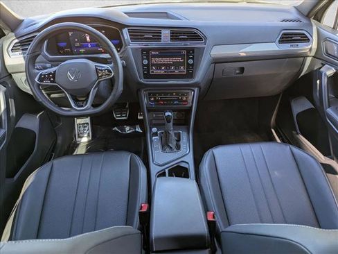 Used 2023 Volkswagen Tiguan SE R-Line image 18
