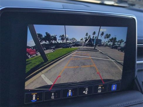 Used 2023 Chevrolet Tahoe Z71 w/ Luxury Package image 20