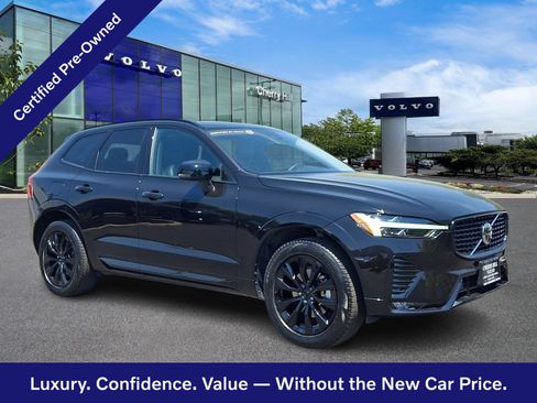 Certified 2025 Volvo XC60 B5 Core AWD/4WD image 1