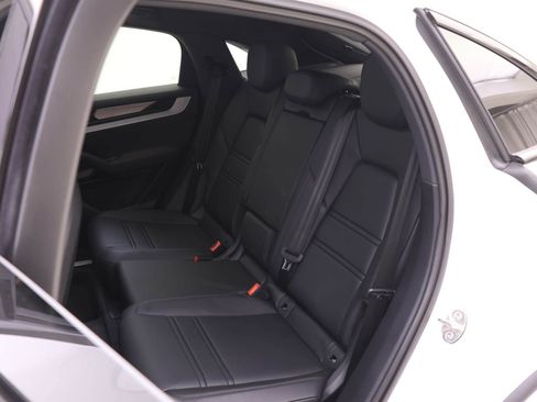 Used 2024 Porsche Cayenne Coupe image 21