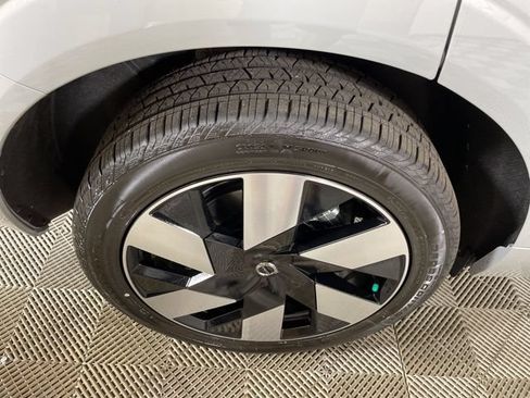 Certified 2025 Volvo XC60 T8 Plus w/ Protection Package Premier AWD/4WD image 14