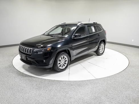 Used 2019 Jeep Cherokee Latitude w/ Popular Appearance Group AWD/4WD image 33