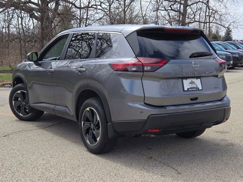 Used 2025 Nissan Rogue SV AWD/4WD image 12