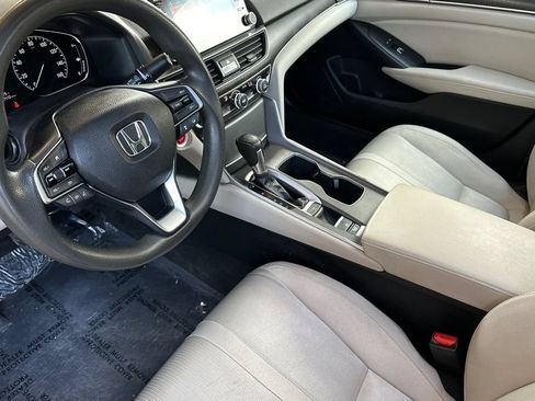 Used 2018 Honda Accord EX image 9