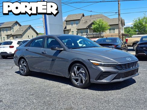 Certified 2025 Hyundai Elantra Sport FWD image 1