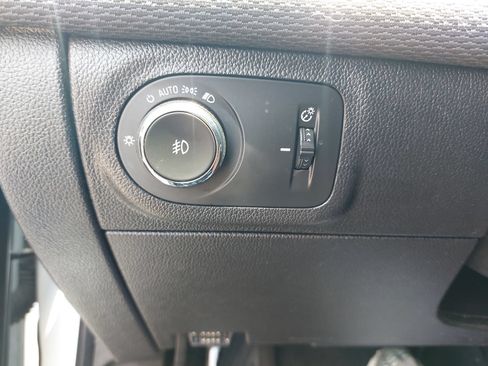 Used 2019 Chevrolet Cruze LT w/ Convenience Package FWD image 25