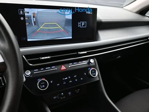 Used 2025 Hyundai Sonata SEL FWD image 12