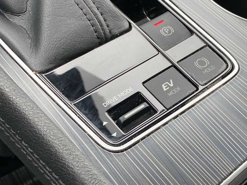 Used 2022 Toyota Sienna Platinum image 27