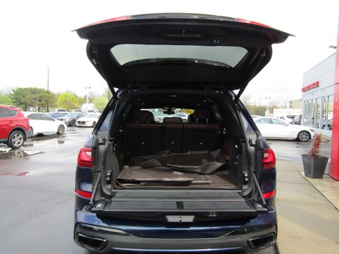 Used 2020 BMW X7 M50i w/ Dynamic Handling Package image 16