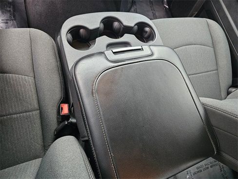 Used 2024 RAM 2500 Tradesman w/ Chrome Appearance Group image 22