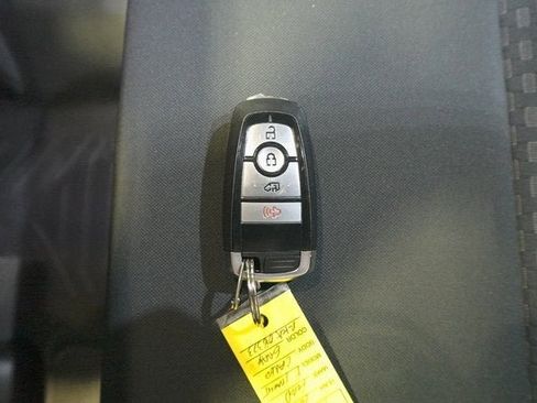 Used 2024 Ford E-Transit 148 Medium Roof image 26