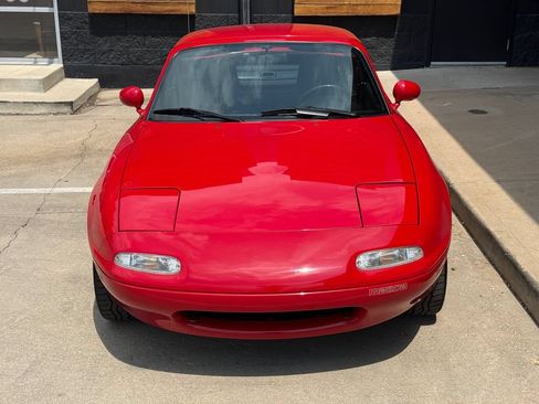 Used 1990 MAZDA MX-5 Miata RWD image 11
