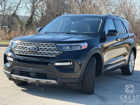 Used 2022 Ford Explorer Limited w/ Limited Technology Package image 3