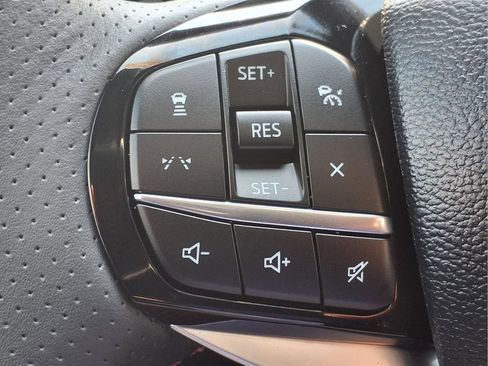 Used 2025 Ford Explorer ST RWD image 17