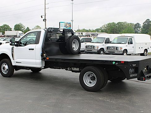 Used 2024 Ford F350 XLT AWD/4WD image 4