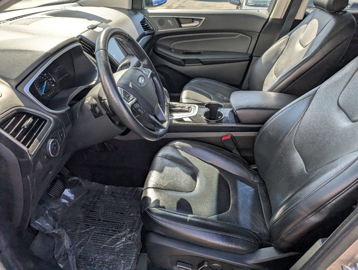 Used 2017 Ford Edge Titanium w/ Equipment Group 301A AWD/4WD image 22