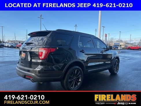 Used 2018 Ford Explorer XLT w/ Equipment Group 202A image 12