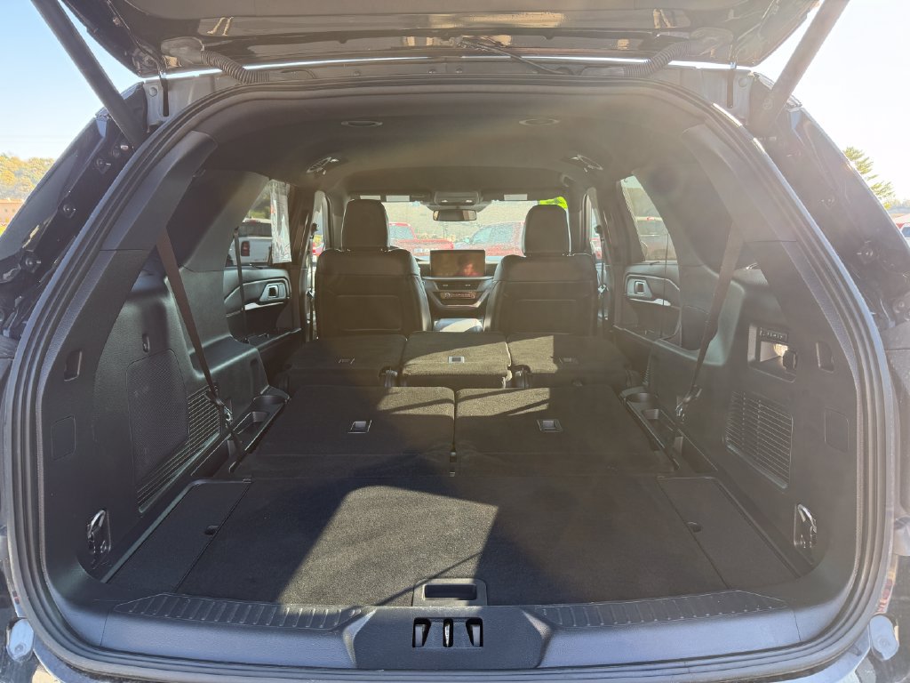 Used 2025 Ford Explorer ST-Line w/ Premium Package AWD/4WD image 13
